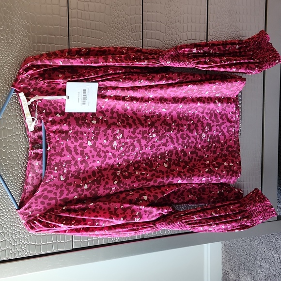 Marie Oliver NWT Fuschia Leopard top L